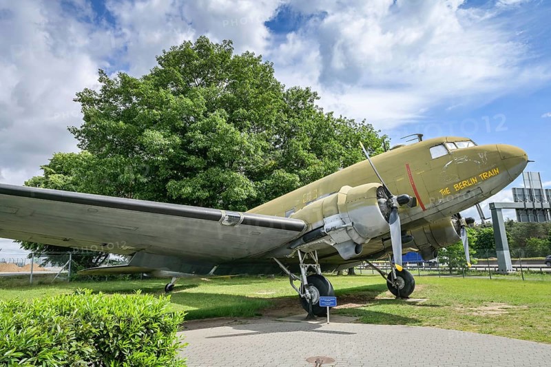 Sultana Bomber Douglas C-47 Dakota