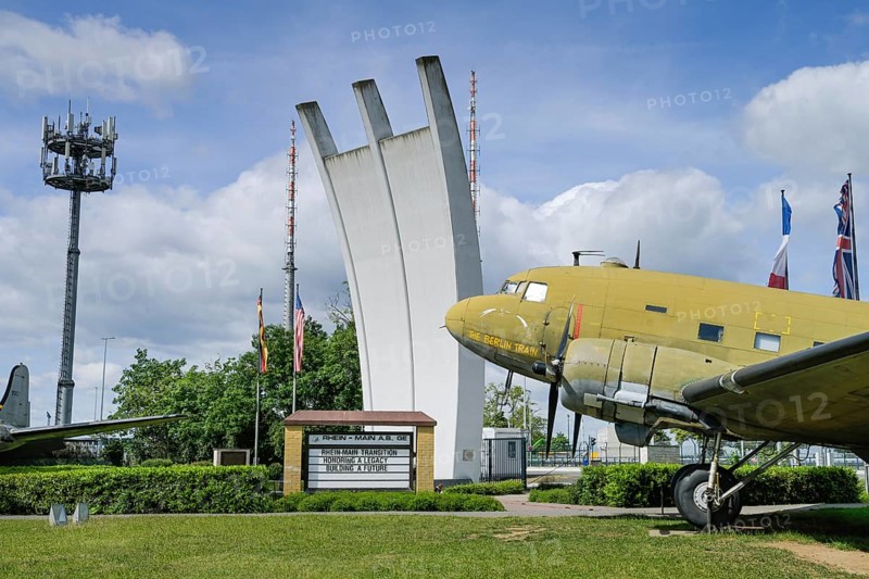 Sultana Bomber Douglas C-47 Dakota