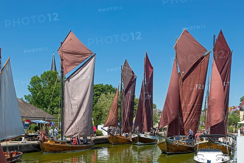 Zeesboote in the harbour