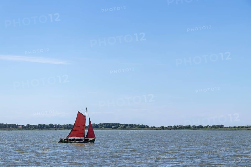 Sailing boat