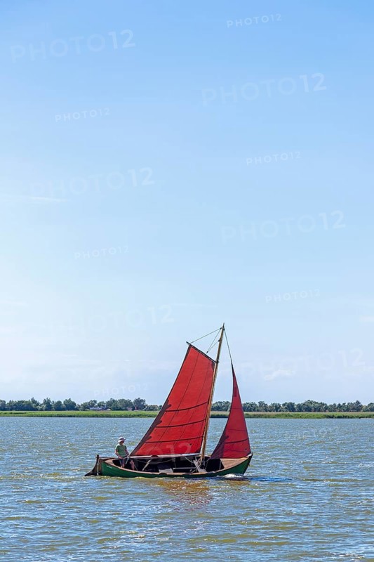 Sailing boat