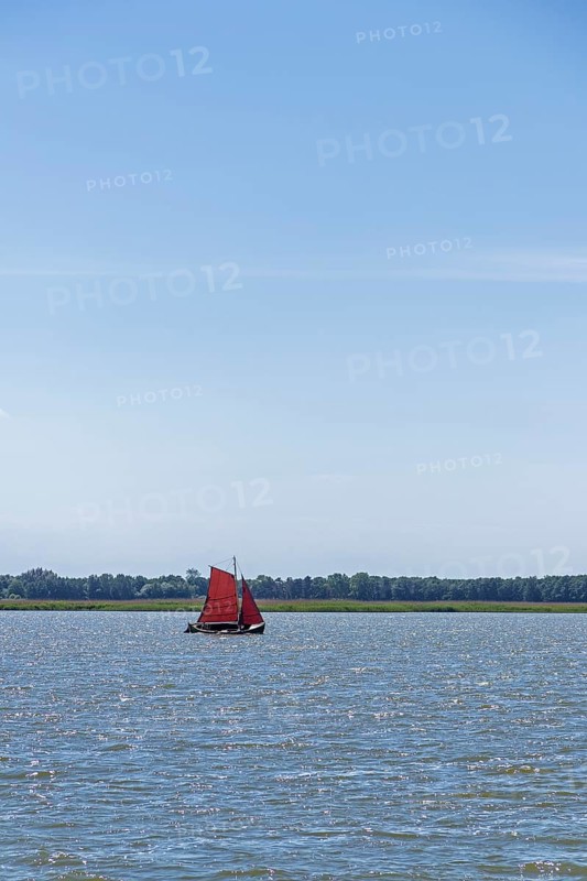 Sailing boat