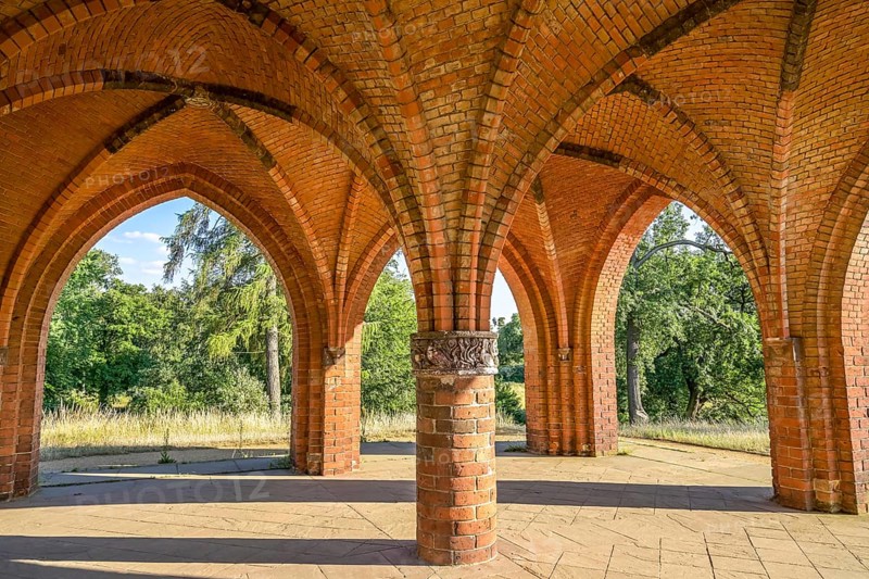 Court arbour