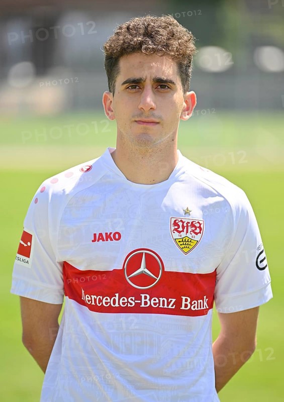 Oemer Faruk Beyaz VfB Stuttgart Portraittermin VfB Stuttgart 2022 2023 Licence Player Football 1. Bundesliga Men GER Stuttgart 05. 07. 2022