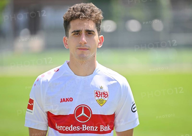 Oemer Faruk Beyaz VfB Stuttgart Portraittermin VfB Stuttgart 2022 2023 Licence Player Football 1. Bundesliga Men GER Stuttgart 05. 07. 2022