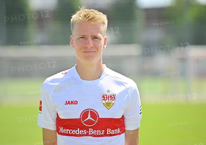 Chris Fuehrich VfB Stuttgart Portraittermin VfB Stuttgart 2022 2023 Licence Player Football 1. Bundesliga Men GER Stuttgart 05. 07. 2022