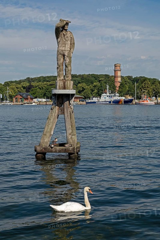 Fiete Statue