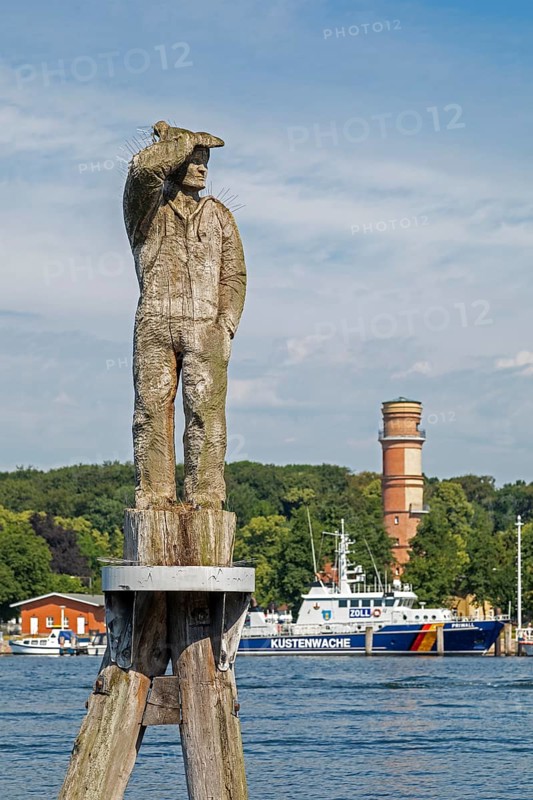 Fiete Statue
