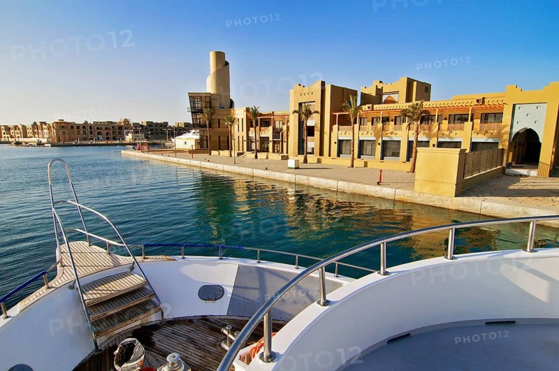 Diving safari boat sails into Port Ghalib harbour