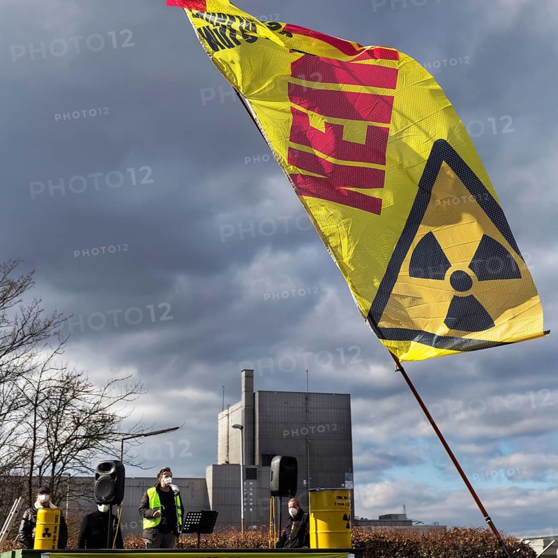 Banner with sign for radioactivity and the word No