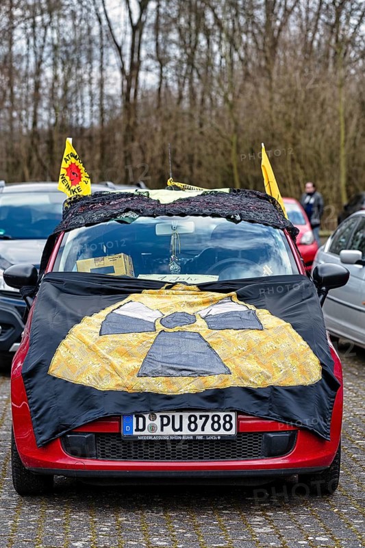 Banner with sign for radioactivity