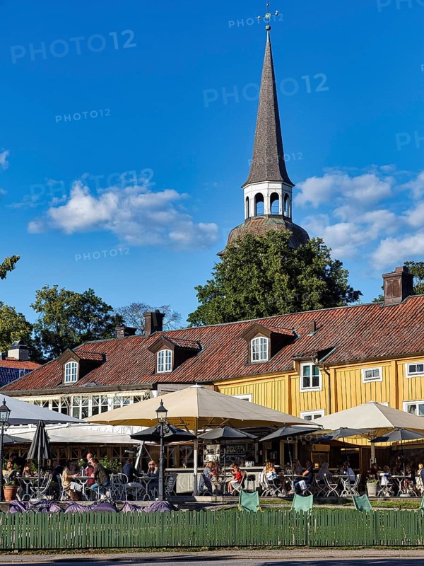 Terrace of a restaurant with tourists