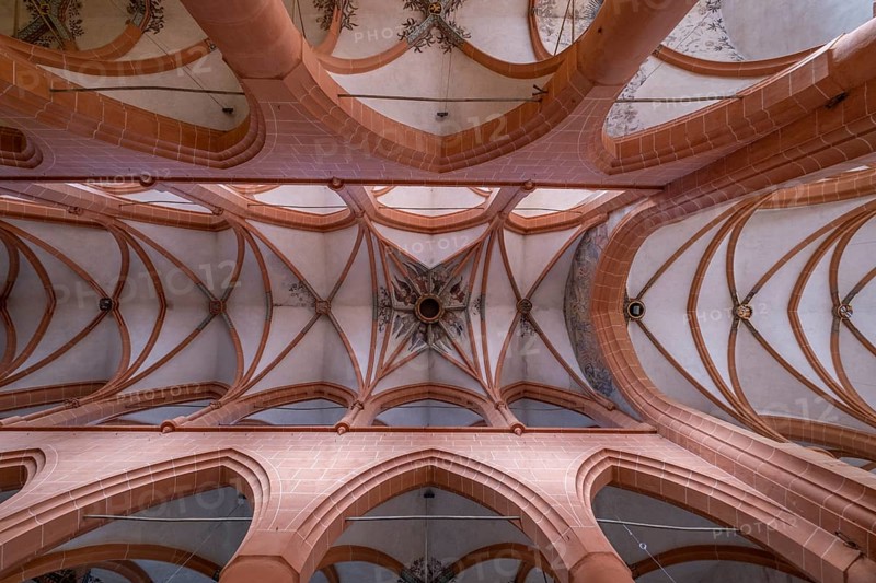 Painting Angel Concert in the ceiling vault of the nave of the Heiliggeistkirche