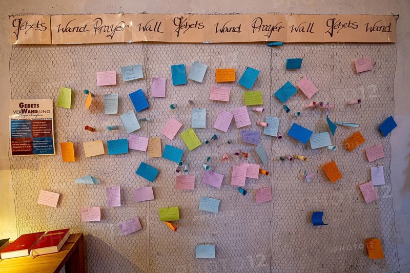 Note on the prayer wall in the Heiliggeistkirche in Heidelberg