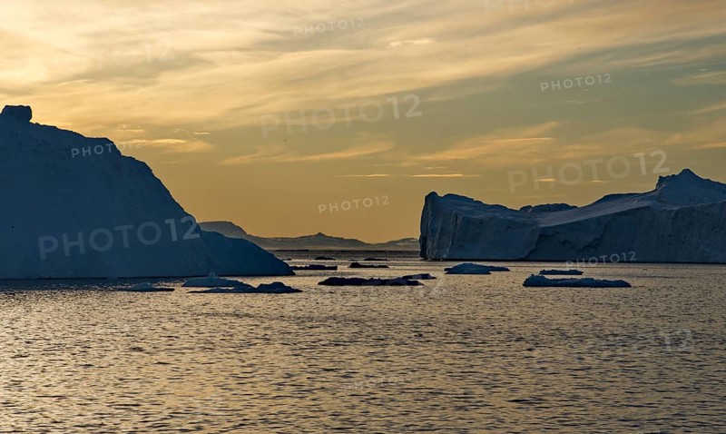 Evening sun in the ice fjord