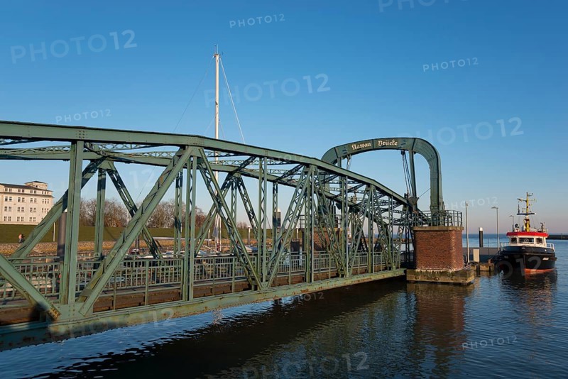 Nassau bridge in Nassau harbour or pontoon harbour