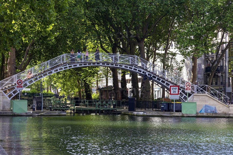 La Passerelle des Douanes arch bridge