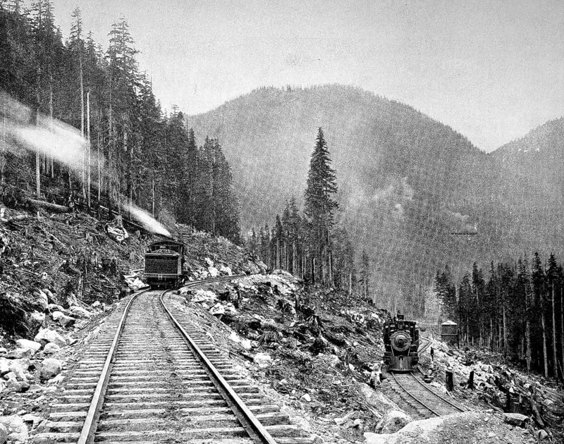 The railway line of the Great Northern Railway at Switch-Back
