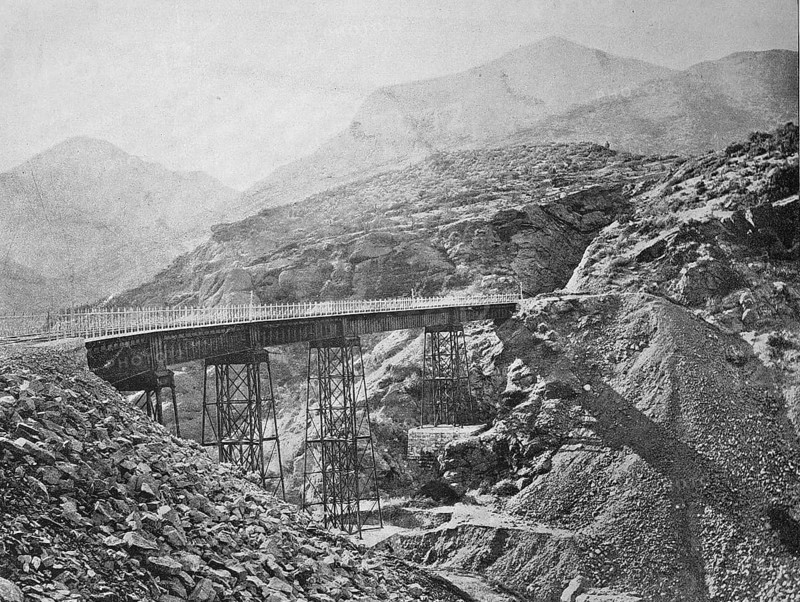 The railway bridge on the Valparaiso to Santiago railway line