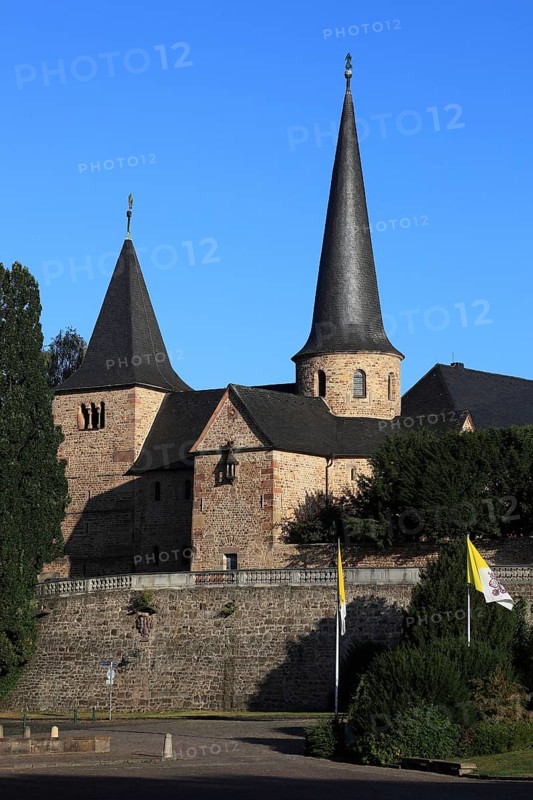 St. Michael's Church in Fulda was built in the pre-Romanesque Carolingian architectural style by order of Abbot Eigil between 820 and 822. It is considered the oldest replica of the Church of the Holy Sepulchre in Germany and is one of the most important medieval sacred buildings in Germany