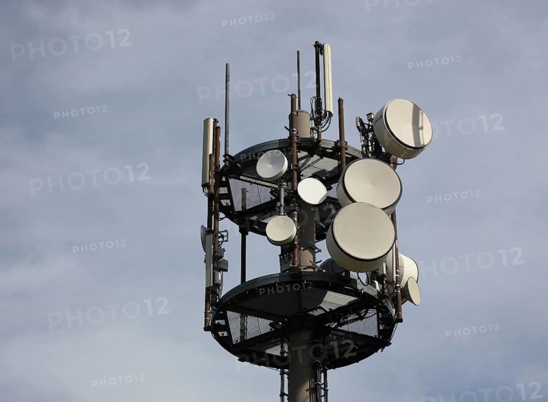 Radio relay station