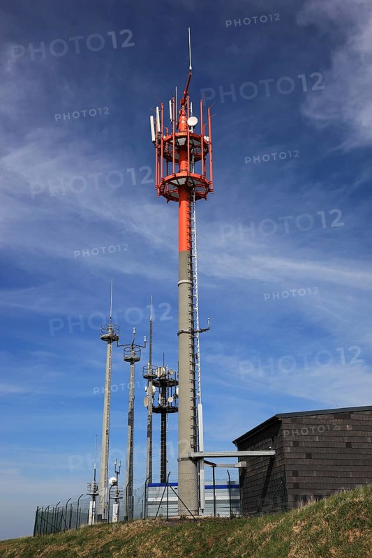 Radio relay station