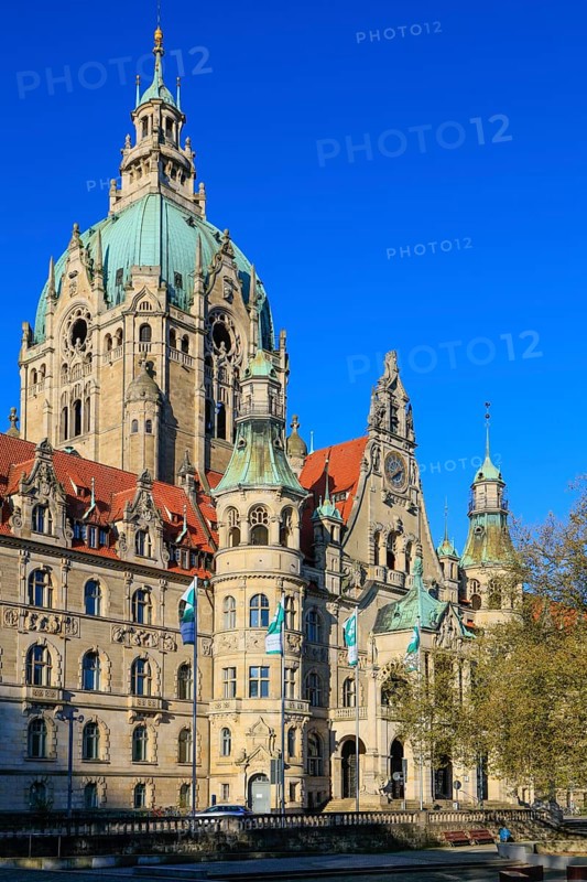 Entrance facade on Trammplatz