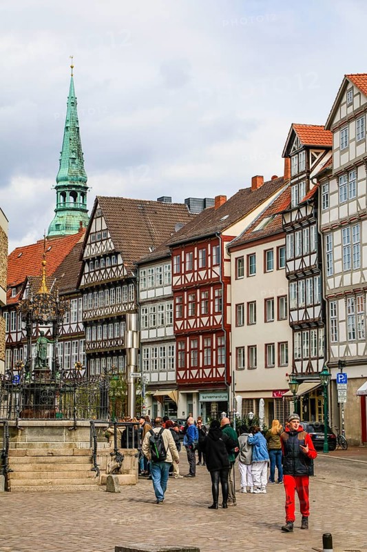Burgstrasse with half-timbered houses and Oskar Winter fountain or Holzmarktbrunnen