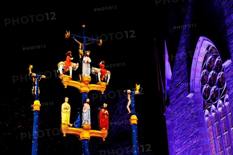 Christmas light projections on the Calvary of Plougastel-Daoulas next to the church of Saint Pierre