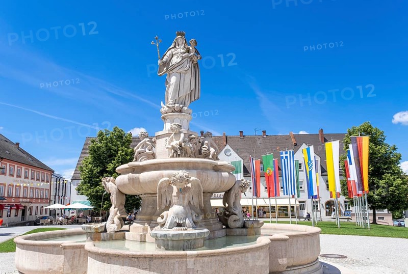 Marienbrunnen at Kapellplatz