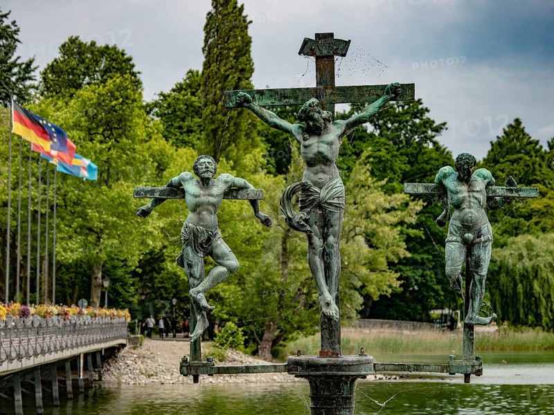 Swedish cross from 1577 on the Mainau shore next to the bridge to Mainau Island
