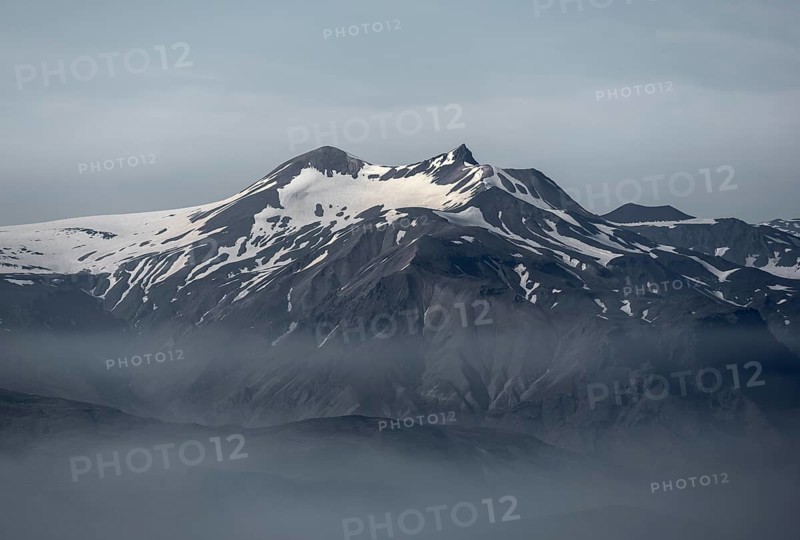 Ymir and Asgrindur peaks with Tindfjallajoekull glacier