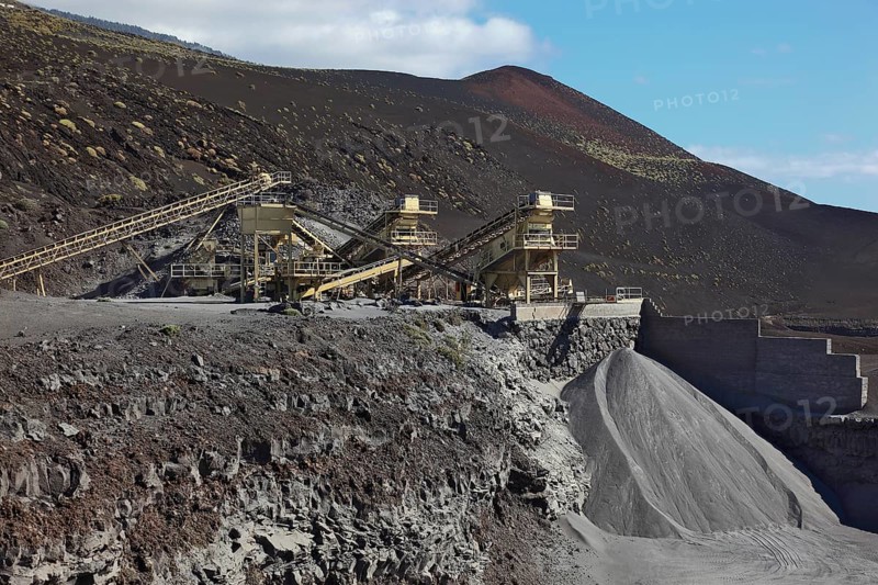 Shredder plant for lava rock at Punta de Fuencaliente