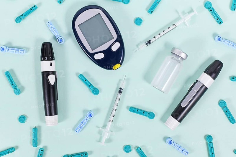 Diabetes treatment equipment with blood glucose sugar meter, lancets