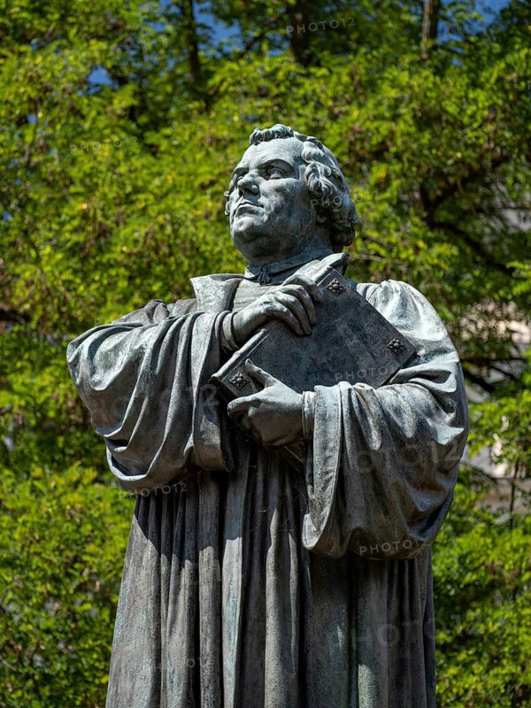 Luther monument by the sculptor Adolf von Donndorf from 1895 on Karlsplatz in Eisenach. The reformer Martin Luther,