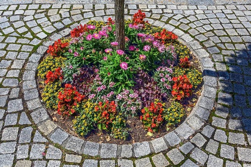 Stone paving with flower rondel, Nesselwang