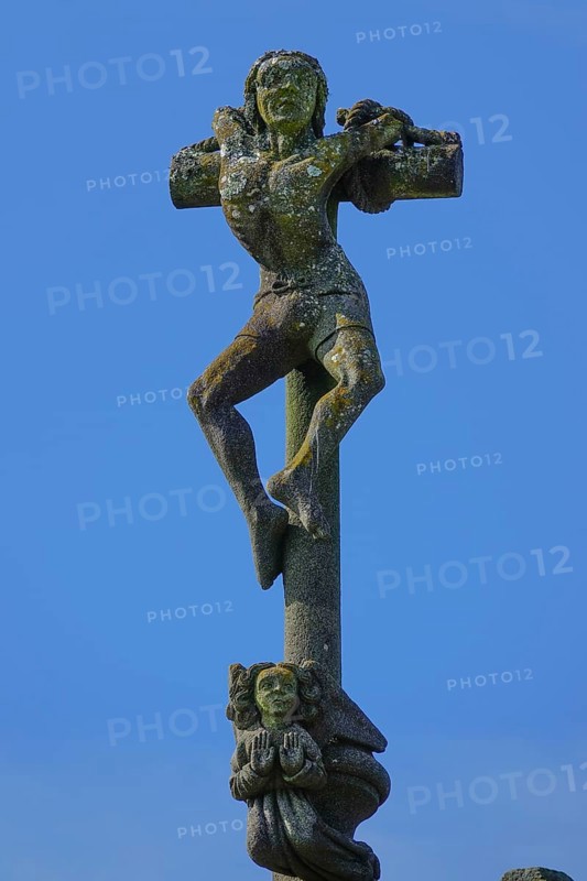 Dismas the Good Thief, Calvary Calvaire crucifixion group on the triumphal arch