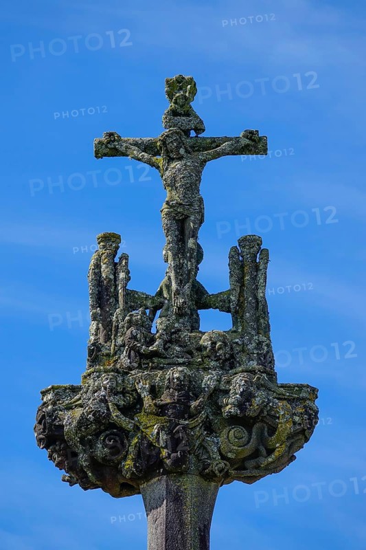 Jesus on the Cross, Calvary Calvaire Crucifixion Group on the Triumphal Arch