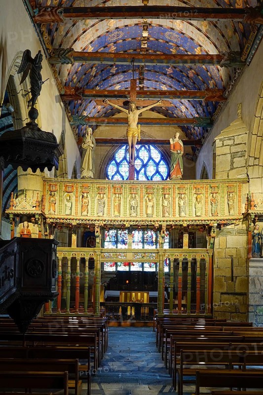 Enclos paroissial, rood screen and choir