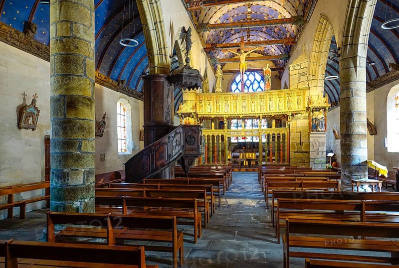 Enclosed parish Enclos paroissial, interior Saint-Yves church