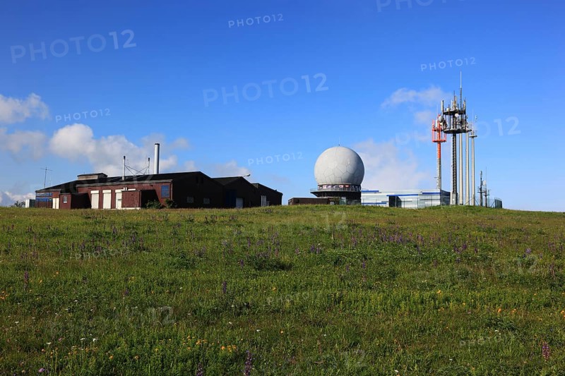 Radome, radar dome and radio relay station