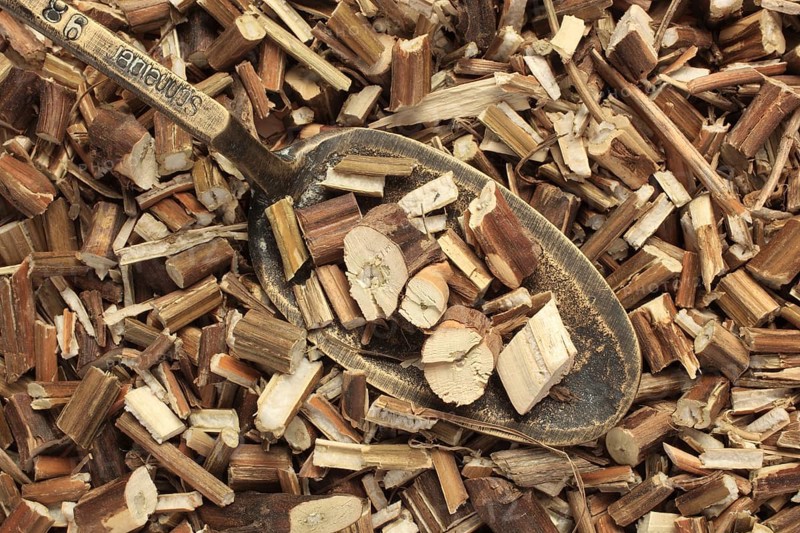 Dried herb of the medicinal plant Perilla,