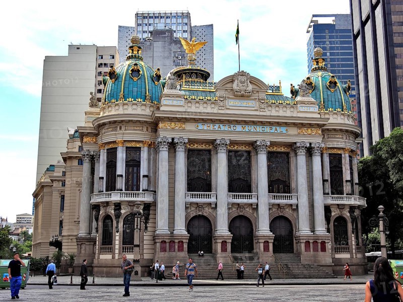 The Theatro Municipal, Cinelandia Square