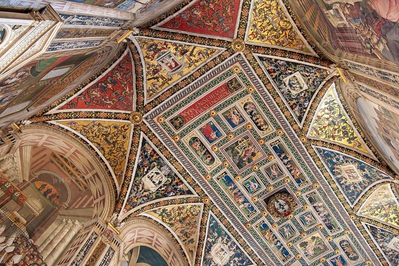 Piccolomini Library in Siena Cathedral, ceiling vault with frescoes on the life of Cardinal Enea Silvio Piccolomini