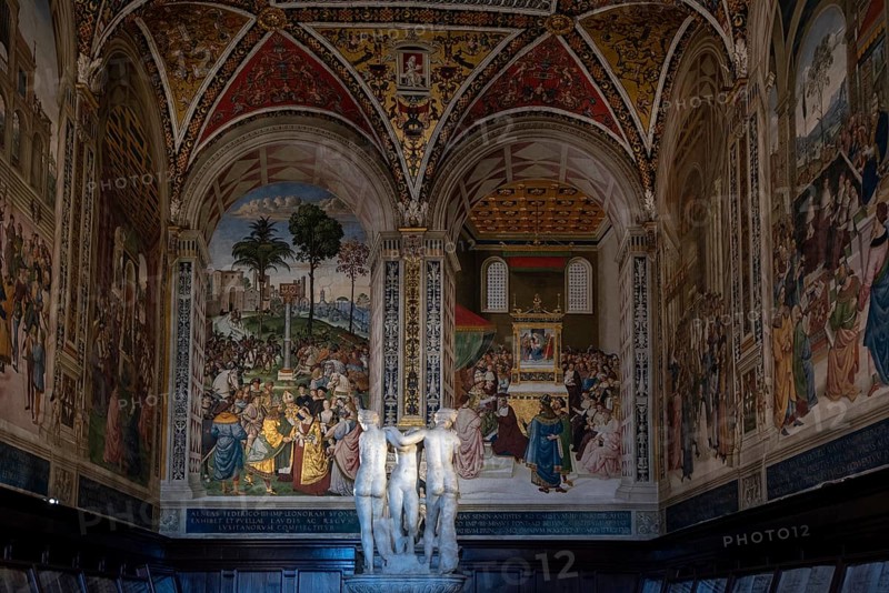 Piccolomini Library in Siena Cathedral, ceiling vault with frescoes on the life of Cardinal Enea Silvio Piccolomini