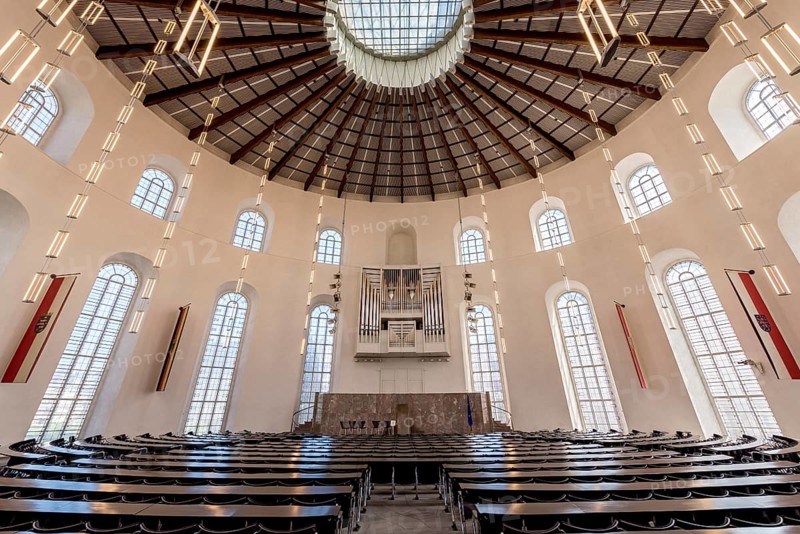 Plenary Hall with organ by Johannes Klais, interior of St Paul's Church