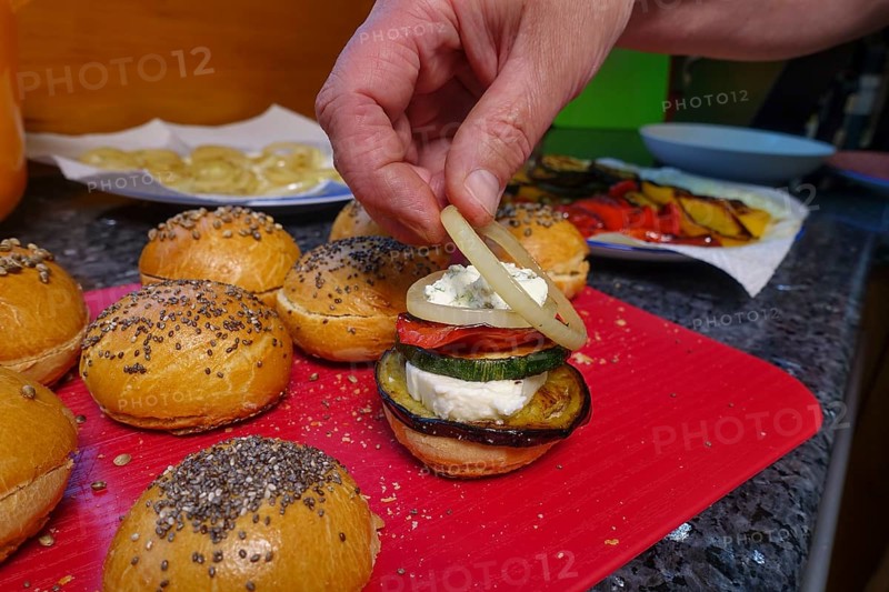 Swabian cuisine, preparation steam noodle burger