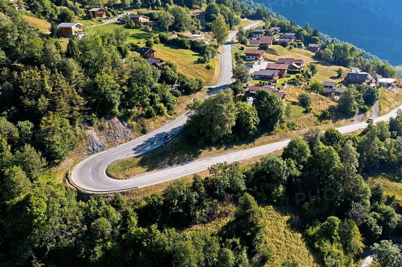 Hairpin bend in the village of Dugny, Leytron