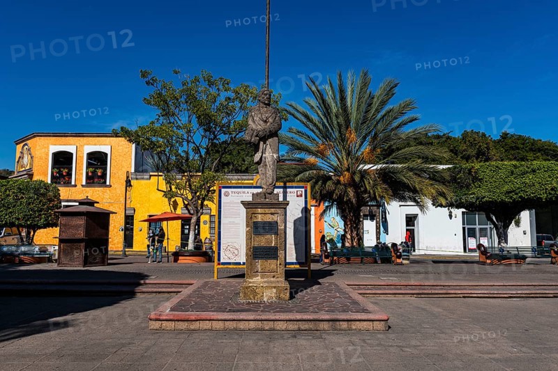 Tequila monument, Plaza Principal Tequila
