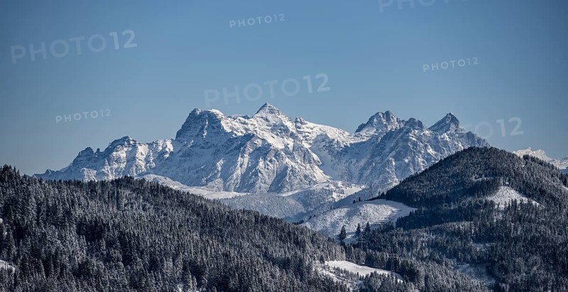 Loferer Steinberge in winter, alpine panorama